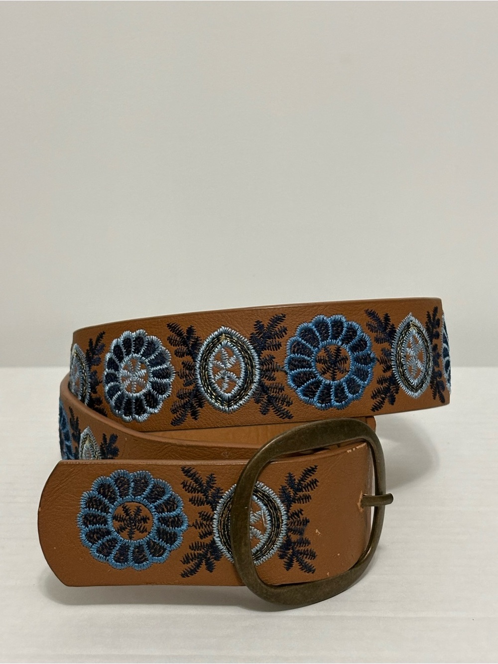 Vintage Y2K Boho Floral Embroidered Leather Belt Tan Blue Silver Western Medium